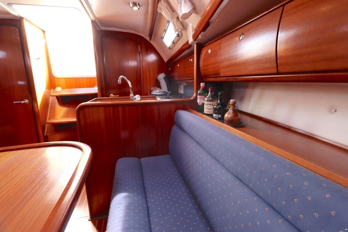 Bavaria 32