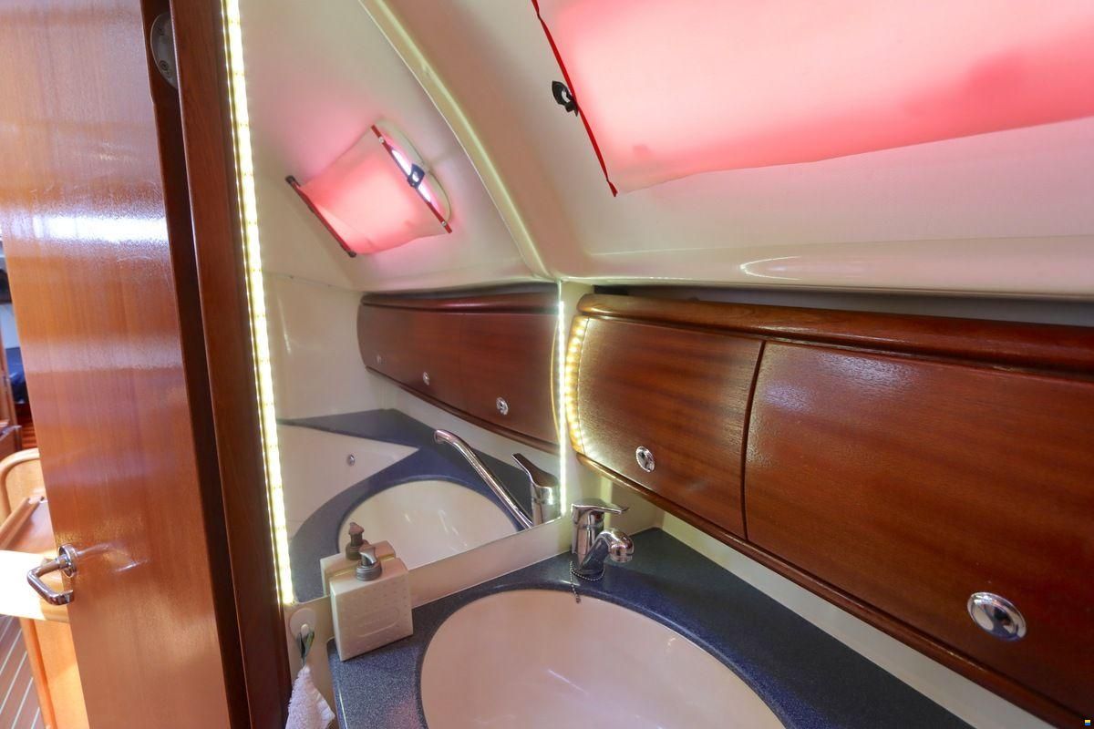 Bavaria 32
