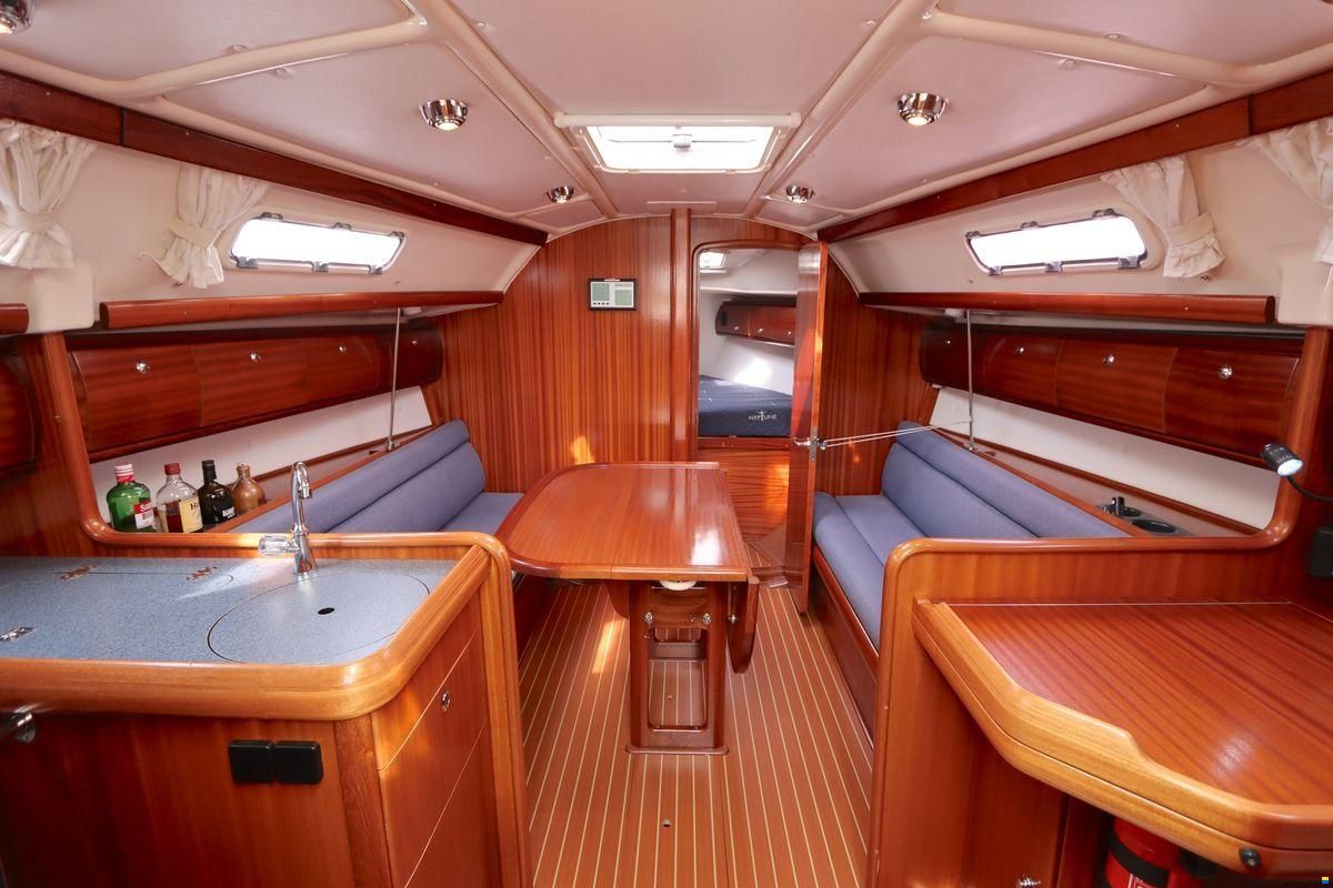 Bavaria 32