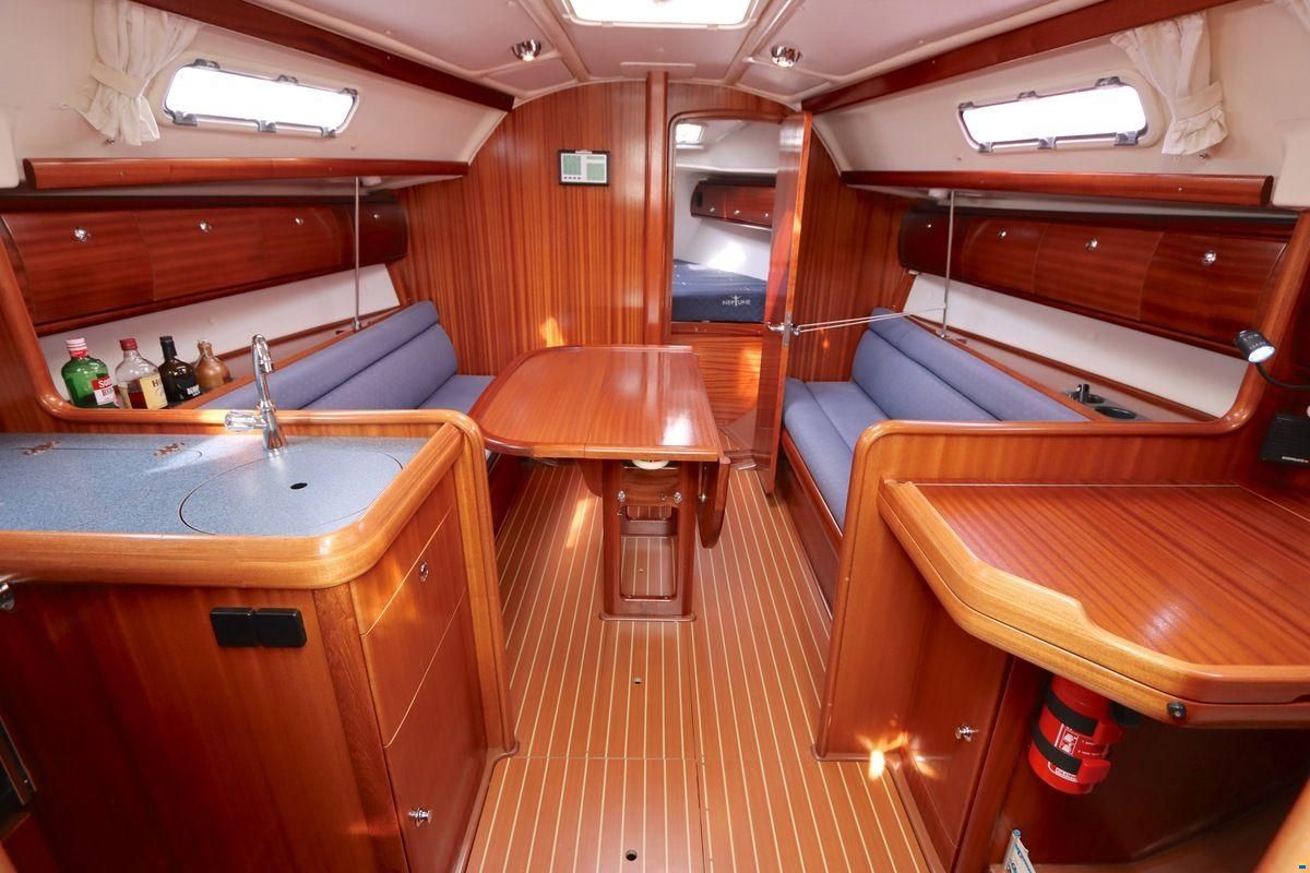 Bavaria 32