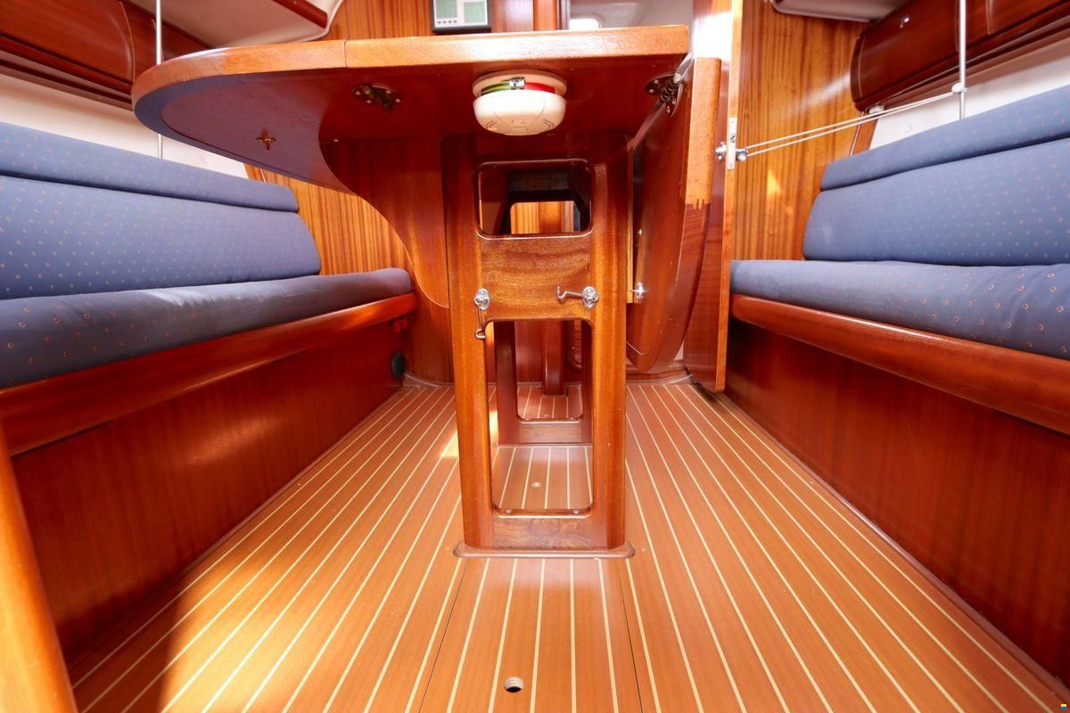 Bavaria 32