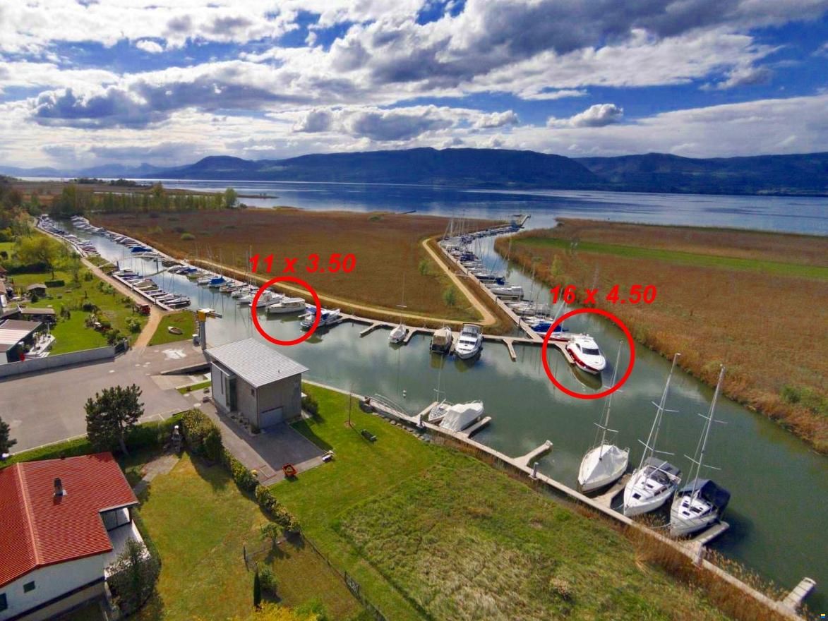 Places 11m et 16m dans le port de Glette