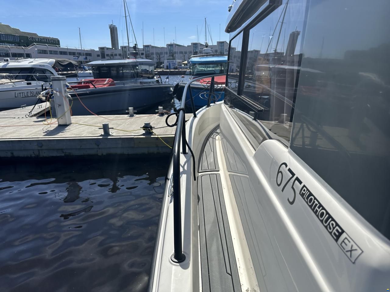 Quicksilver 675 Pilothouse