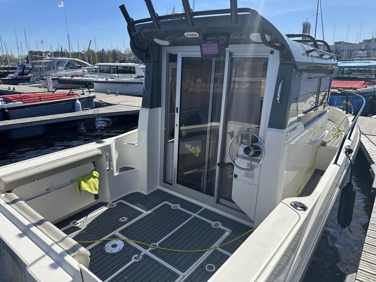 Quicksilver 675 Pilothouse