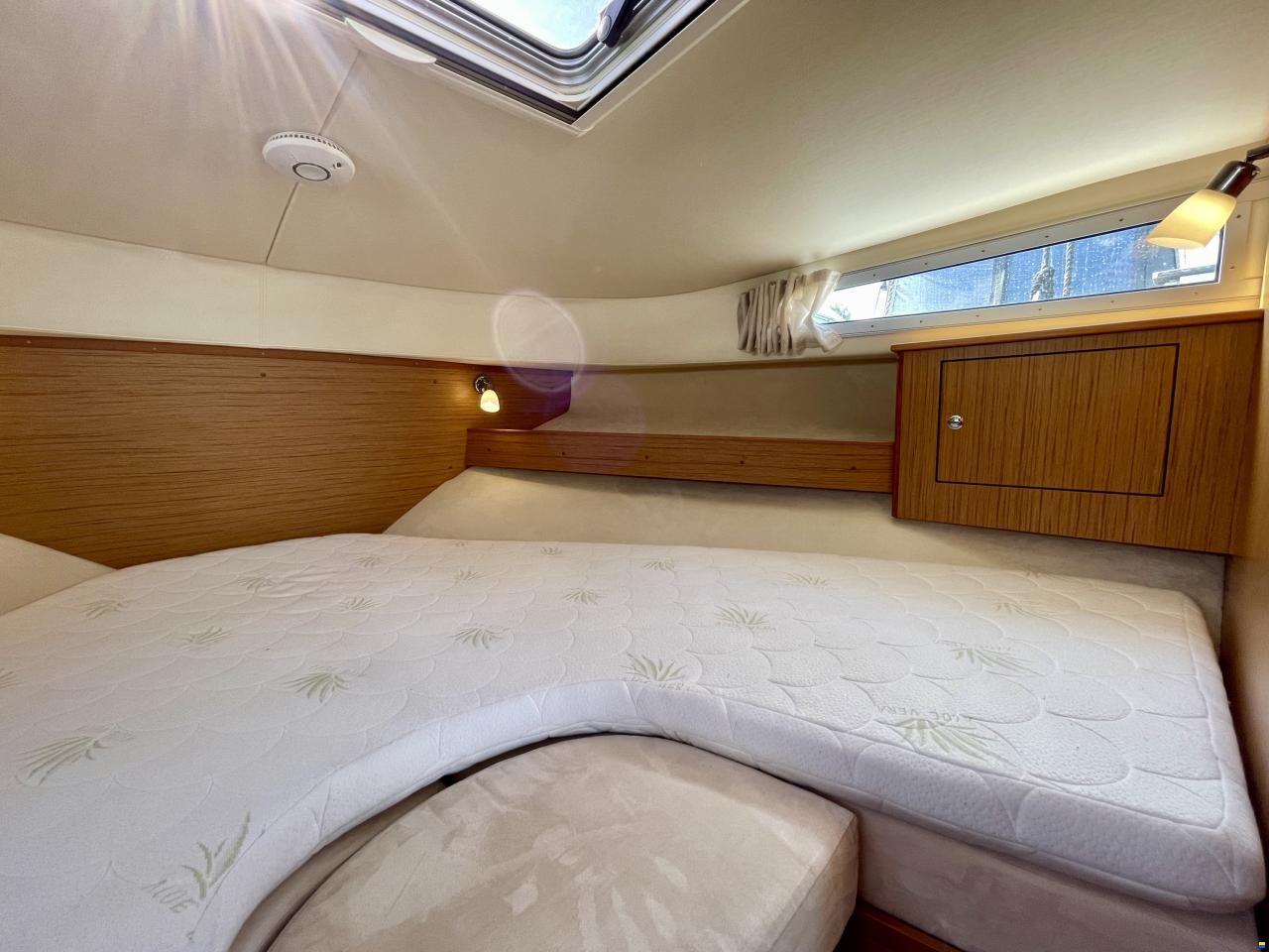 Saga 320 Sun Top