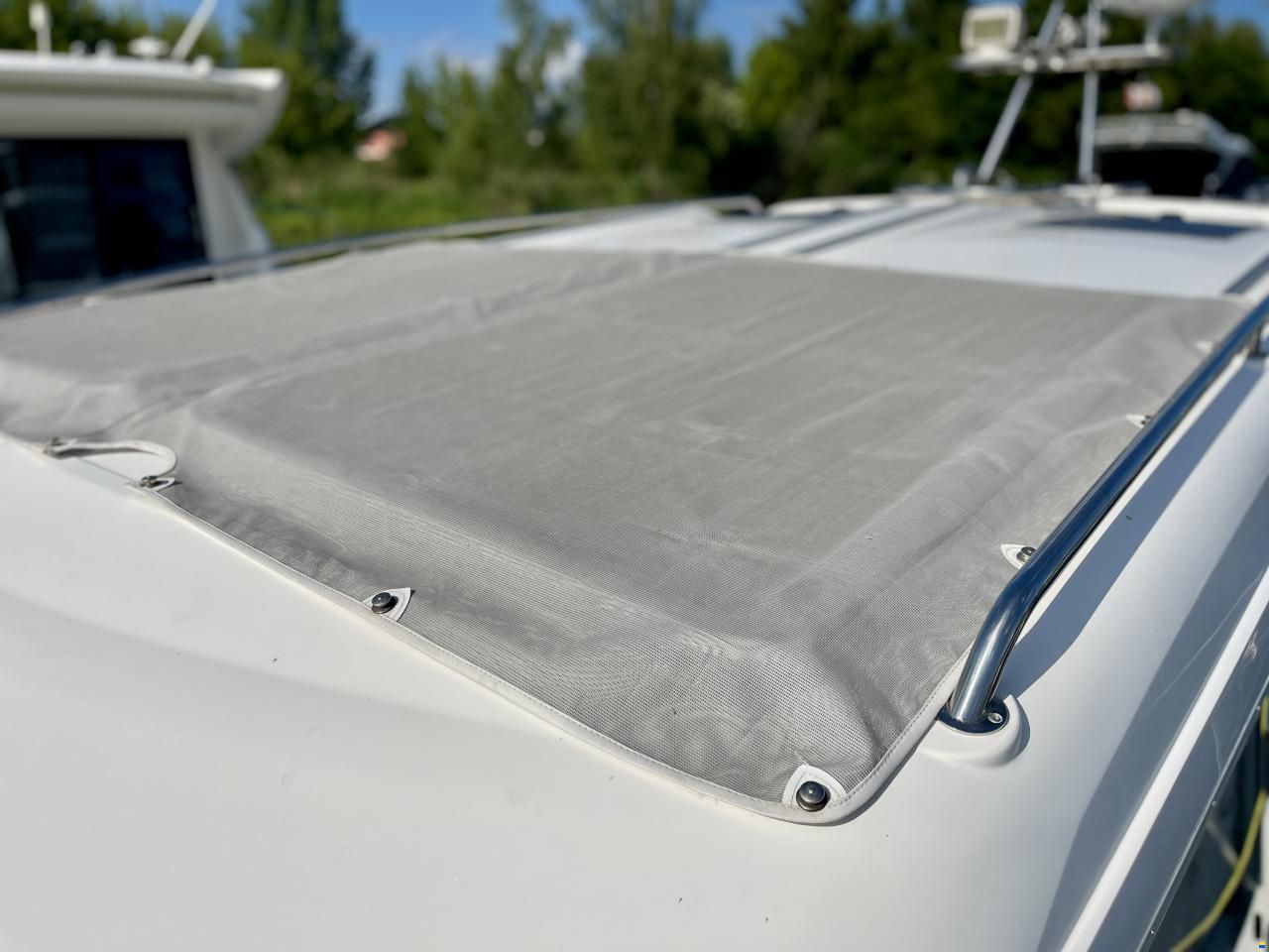 Saga 320 Sun Top