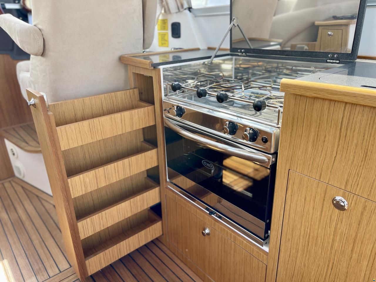 Saga 320 Sun Top