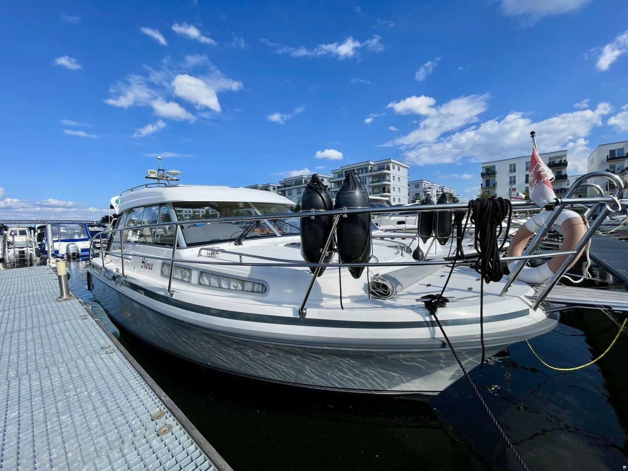 Saga 320 Sun Top