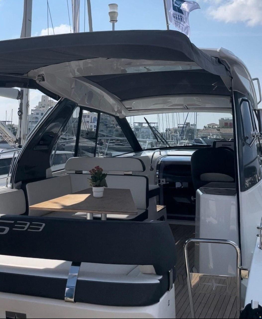 Bavaria S33