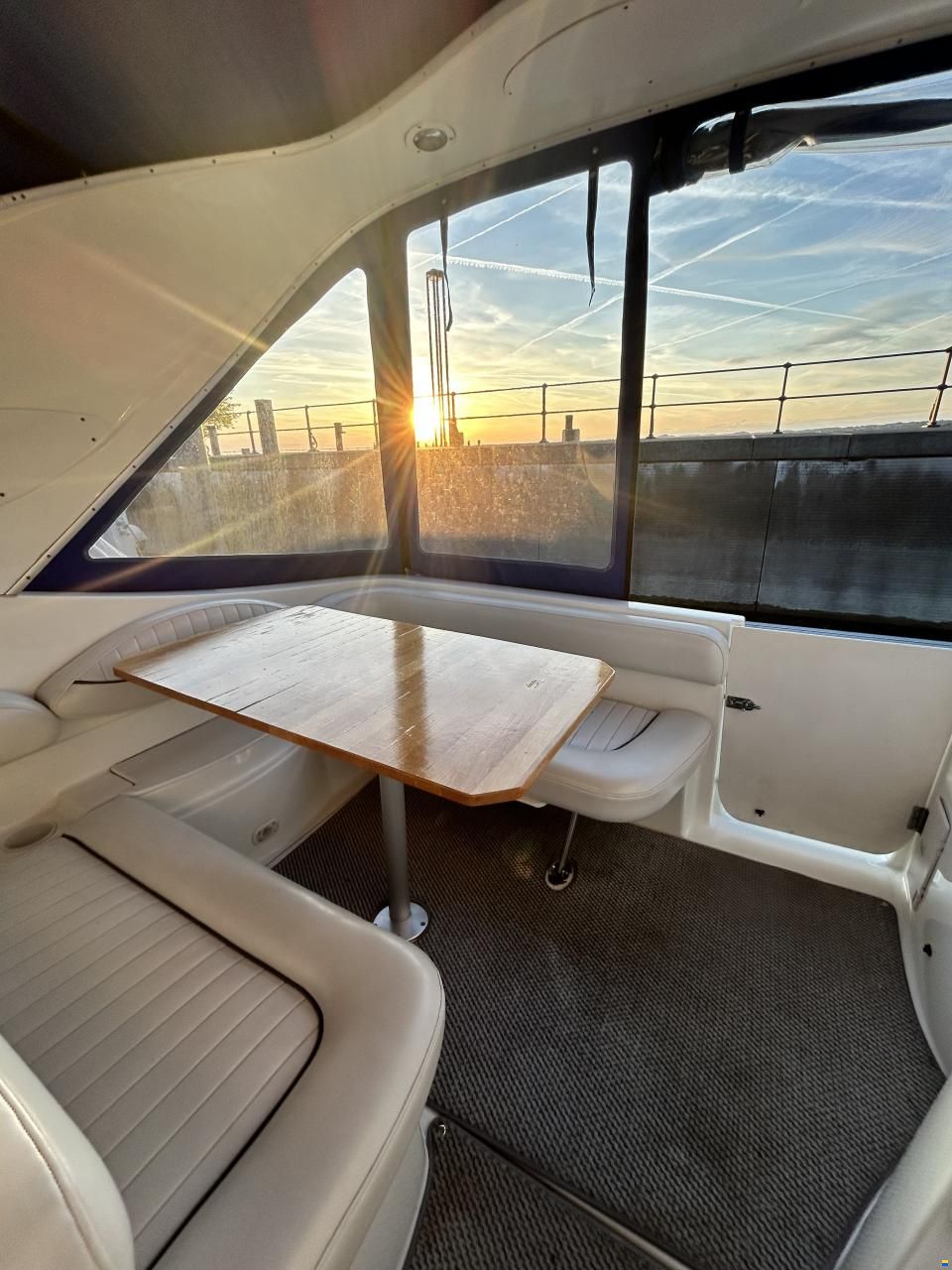 Maxum 2700 SE