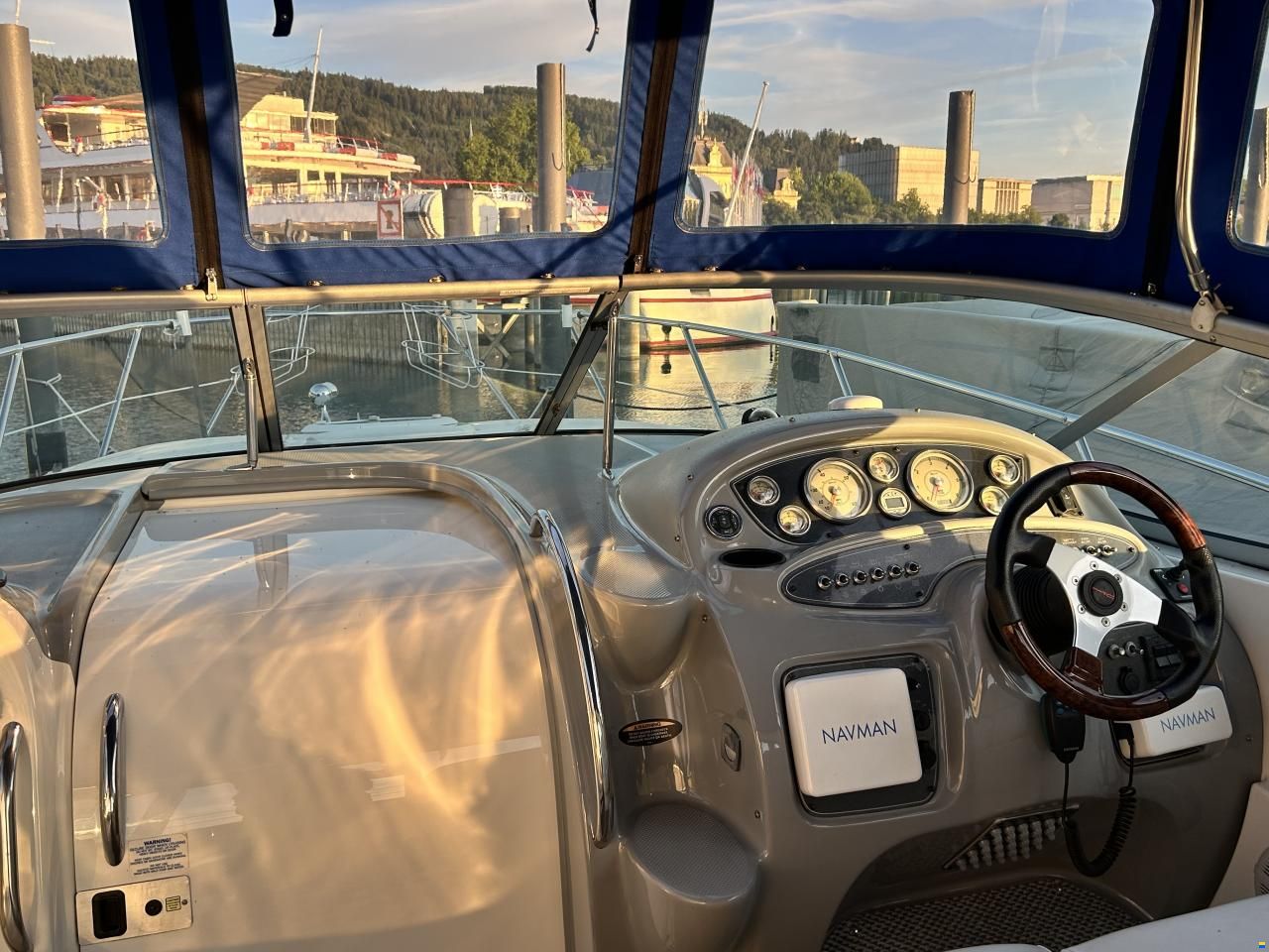 Maxum 2700 SE