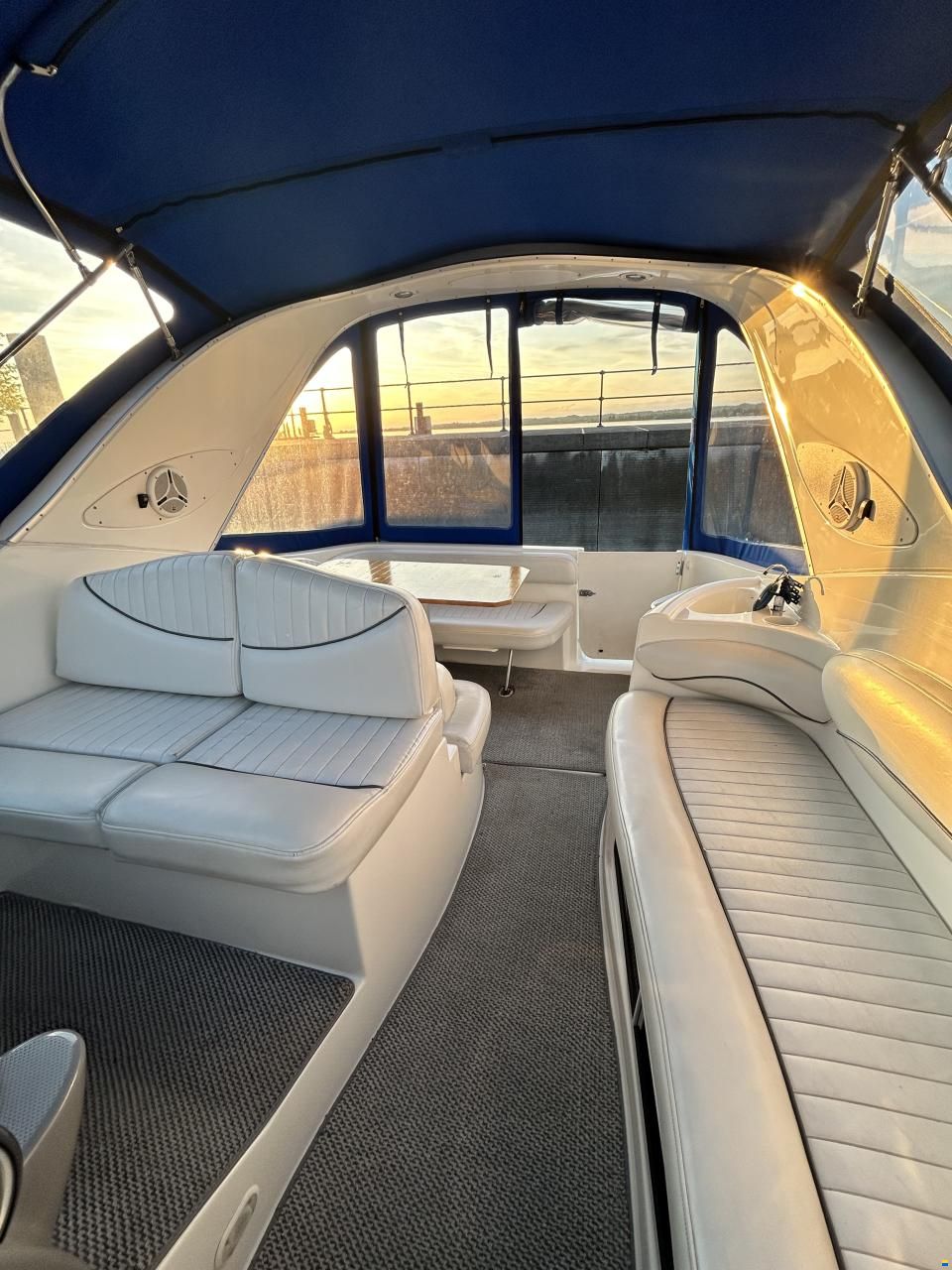 Maxum 2700 SE