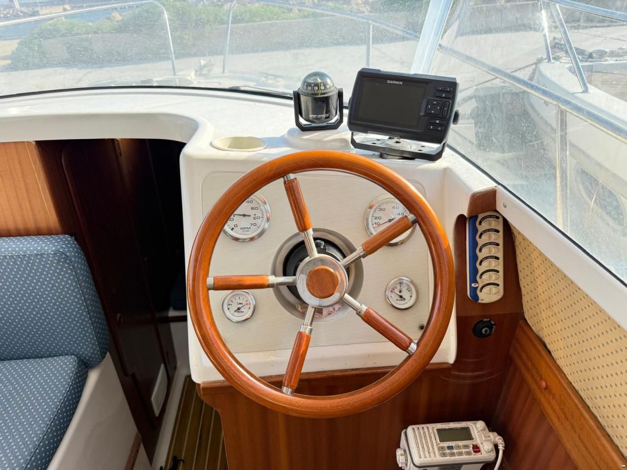 Passport 650 Escapade