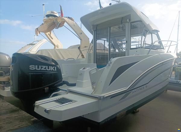 Beneteau Antares 6