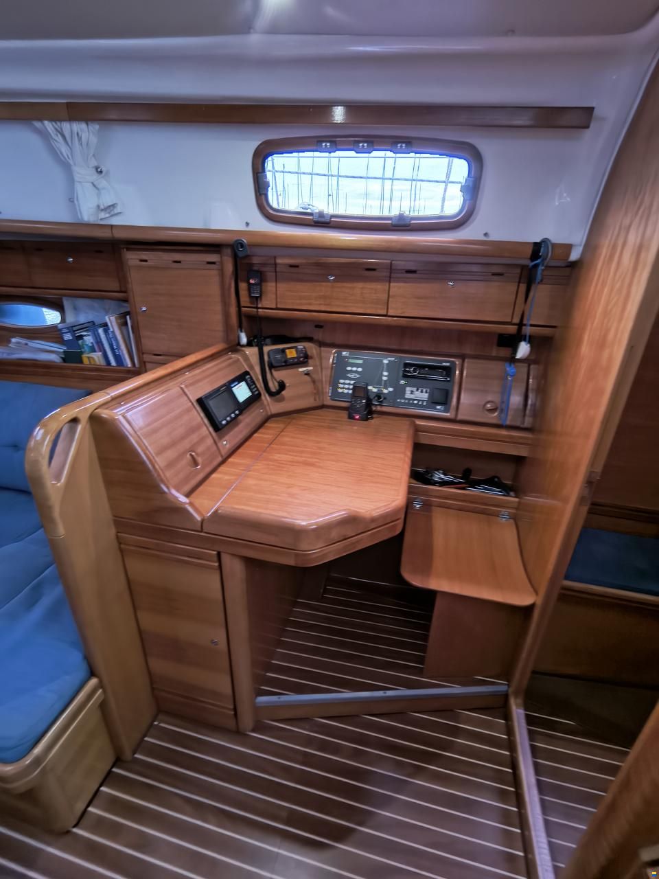 Bavaria 37C