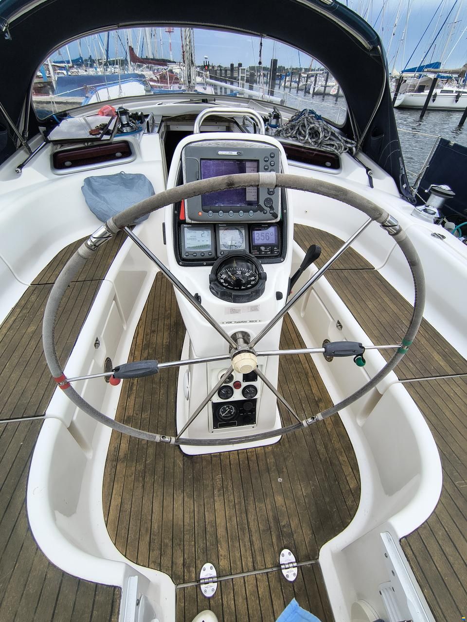 Bavaria 37C