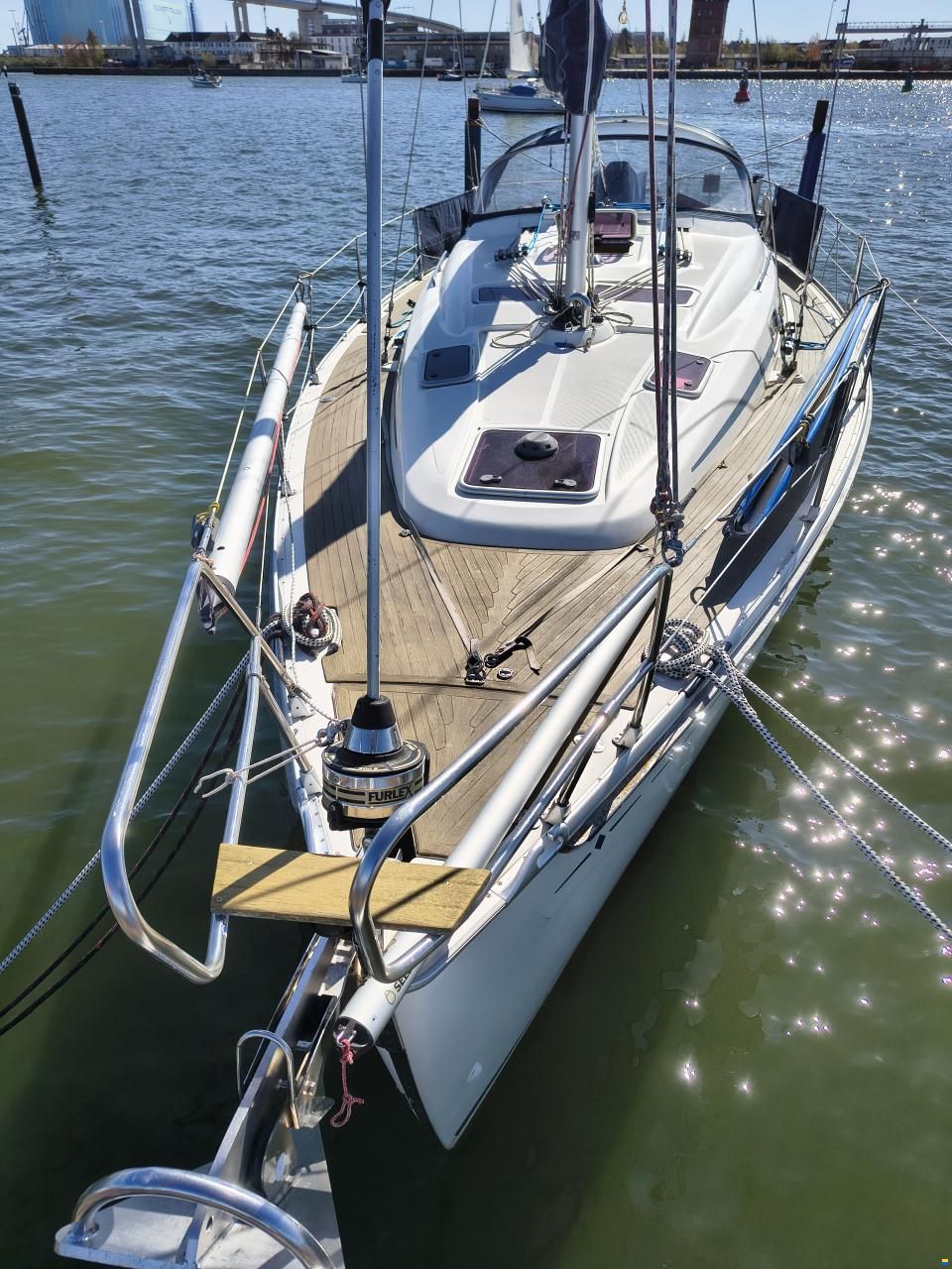 Bavaria 37C