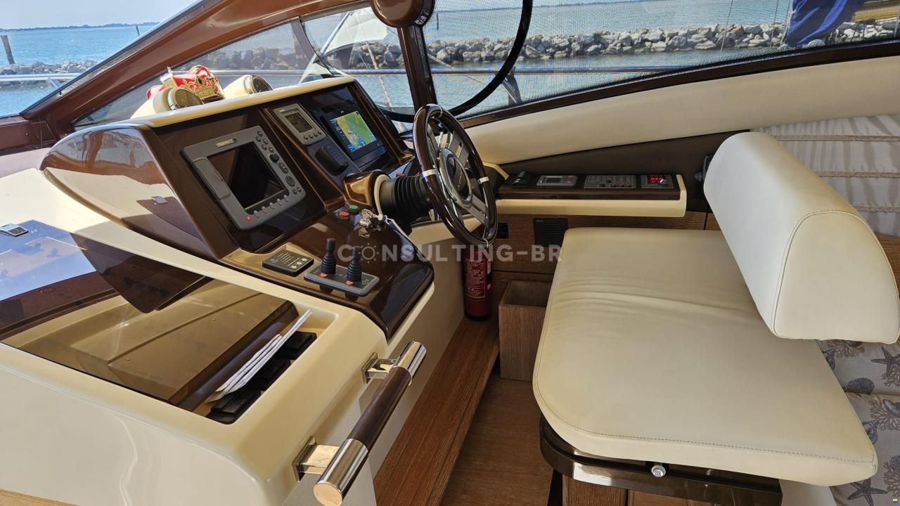 Azimut 47 Fly