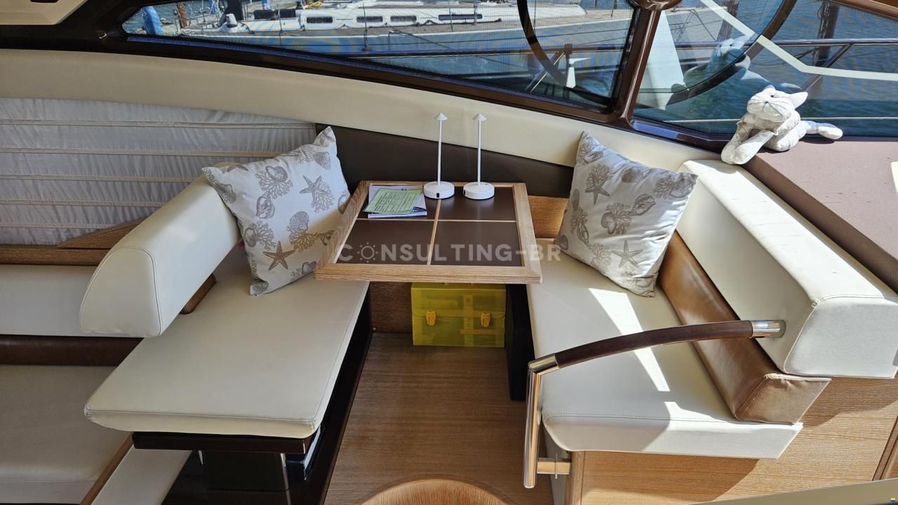 Azimut 47 Fly