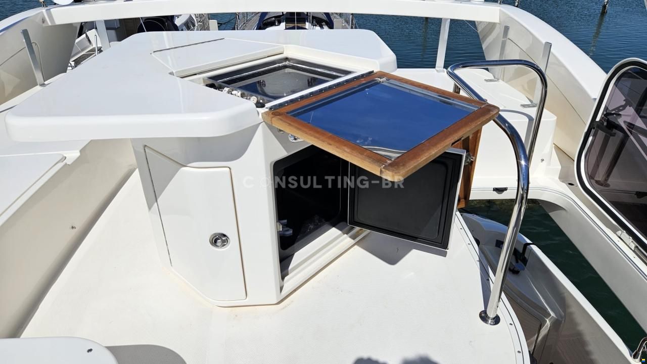Azimut 47 Fly