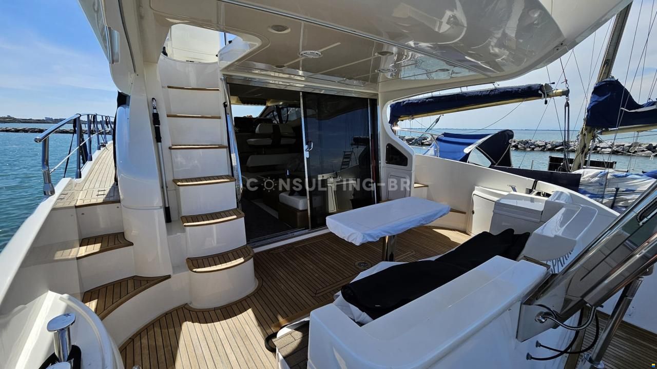 Azimut 47 Fly