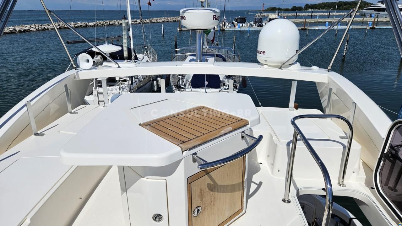 Azimut 47 Fly