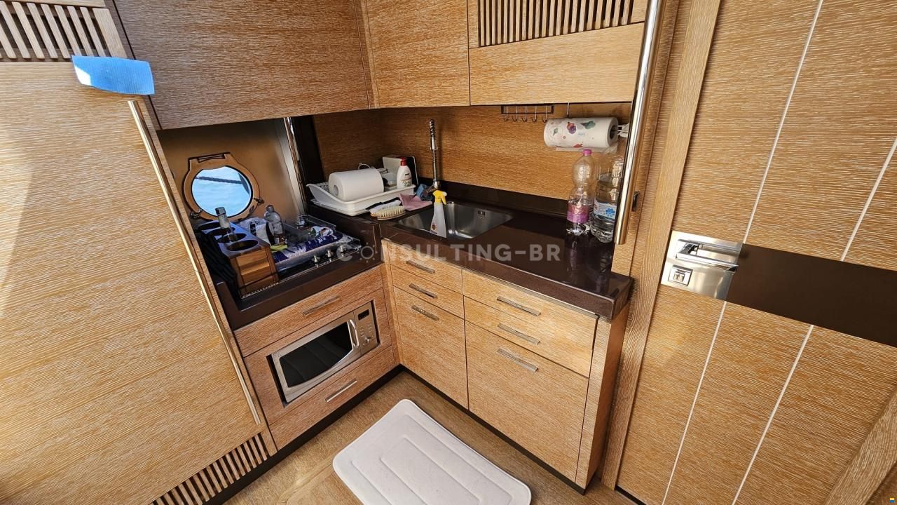 Azimut 47 Fly
