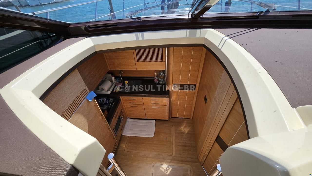 Azimut 47 Fly