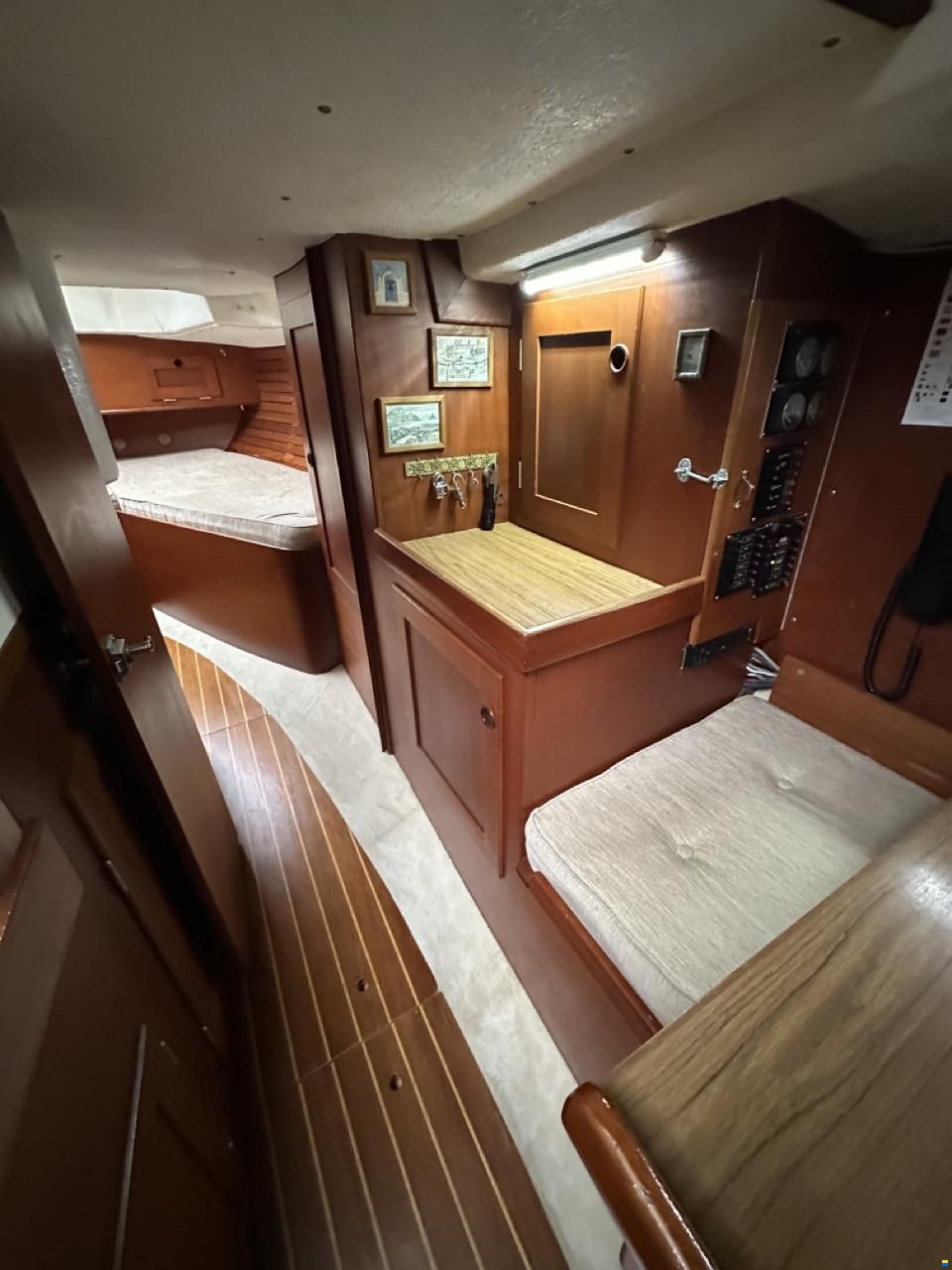 Hallberg-Rassy 352