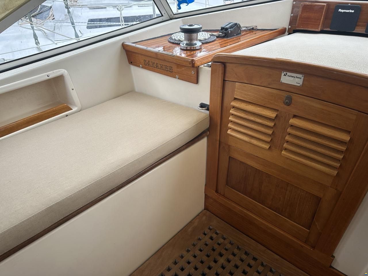 Hallberg-Rassy 352