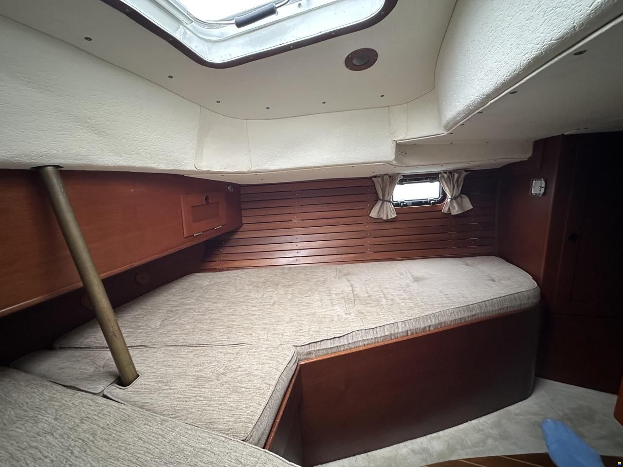 Hallberg-Rassy 352