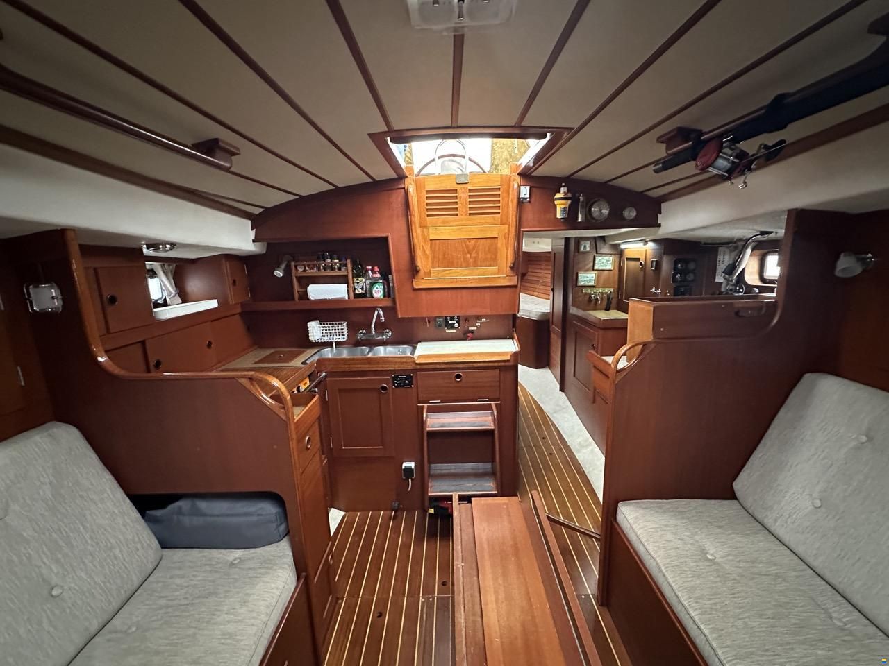 Hallberg-Rassy 352