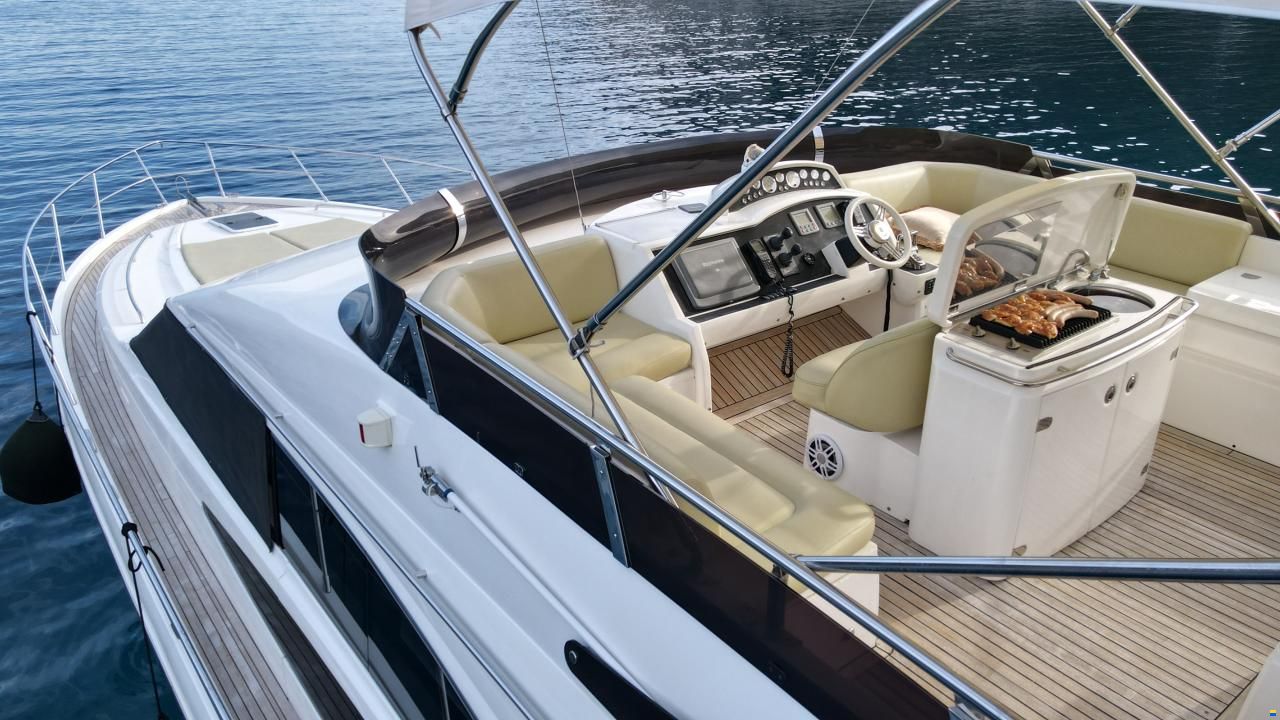 Princess 62 Flybridge Motor Yacht