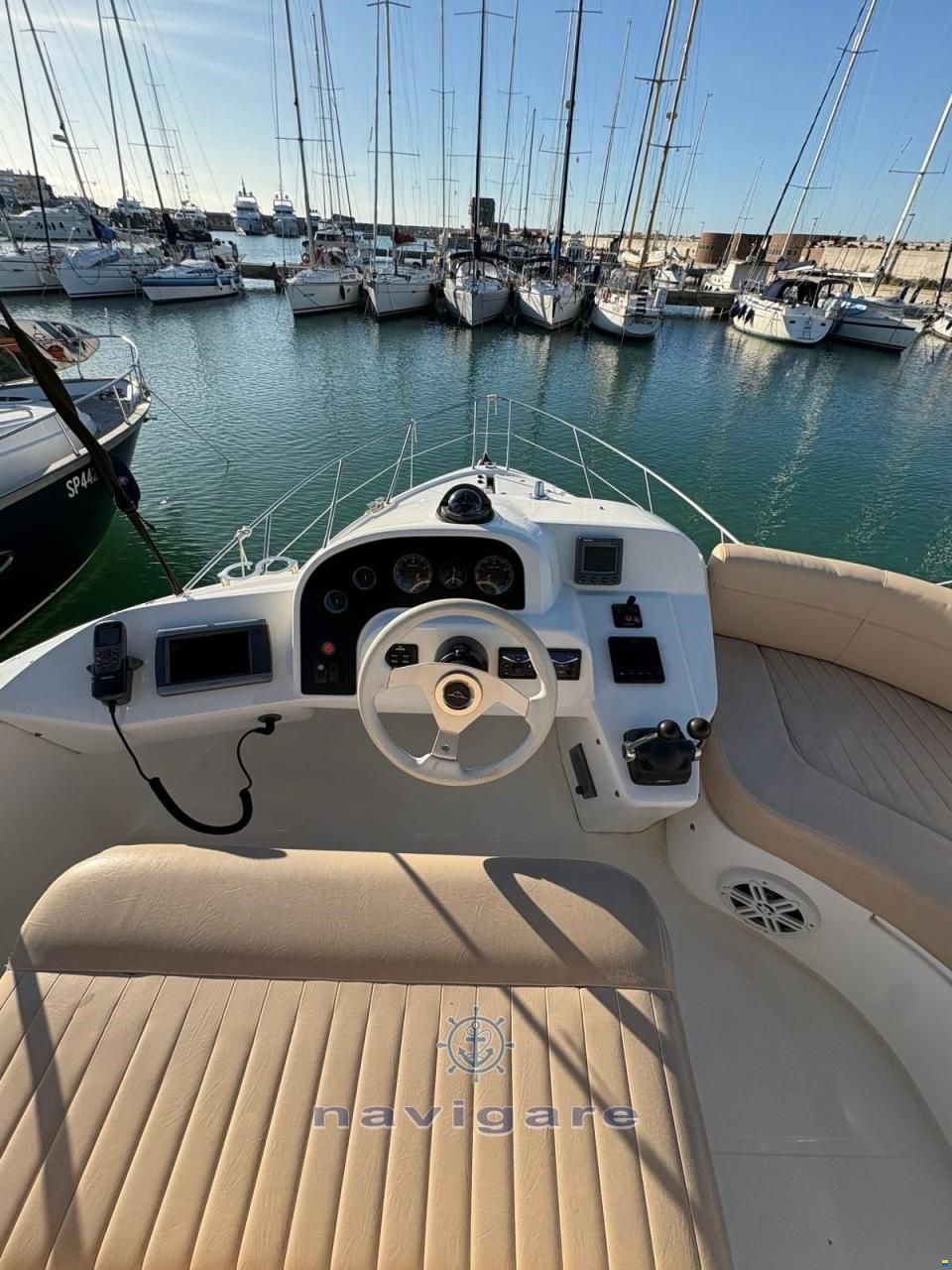 Sealine F 37