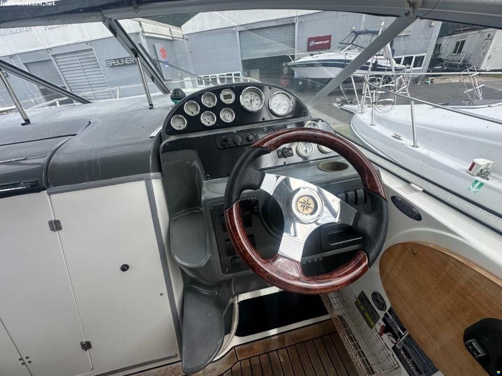 Bayliner 275