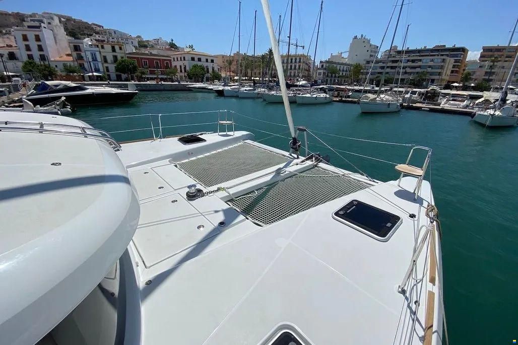 Lagoon 40
