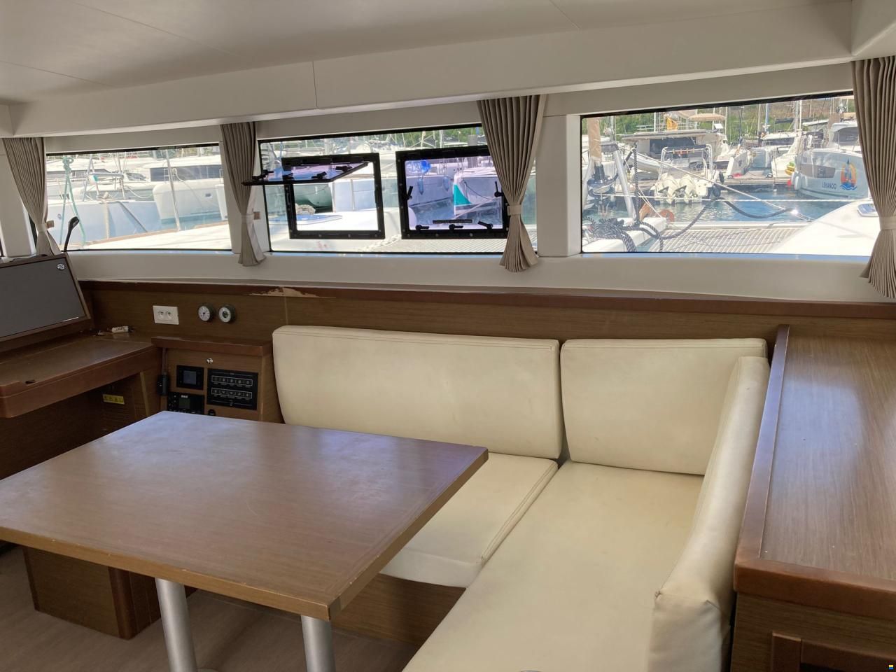 Lagoon 40