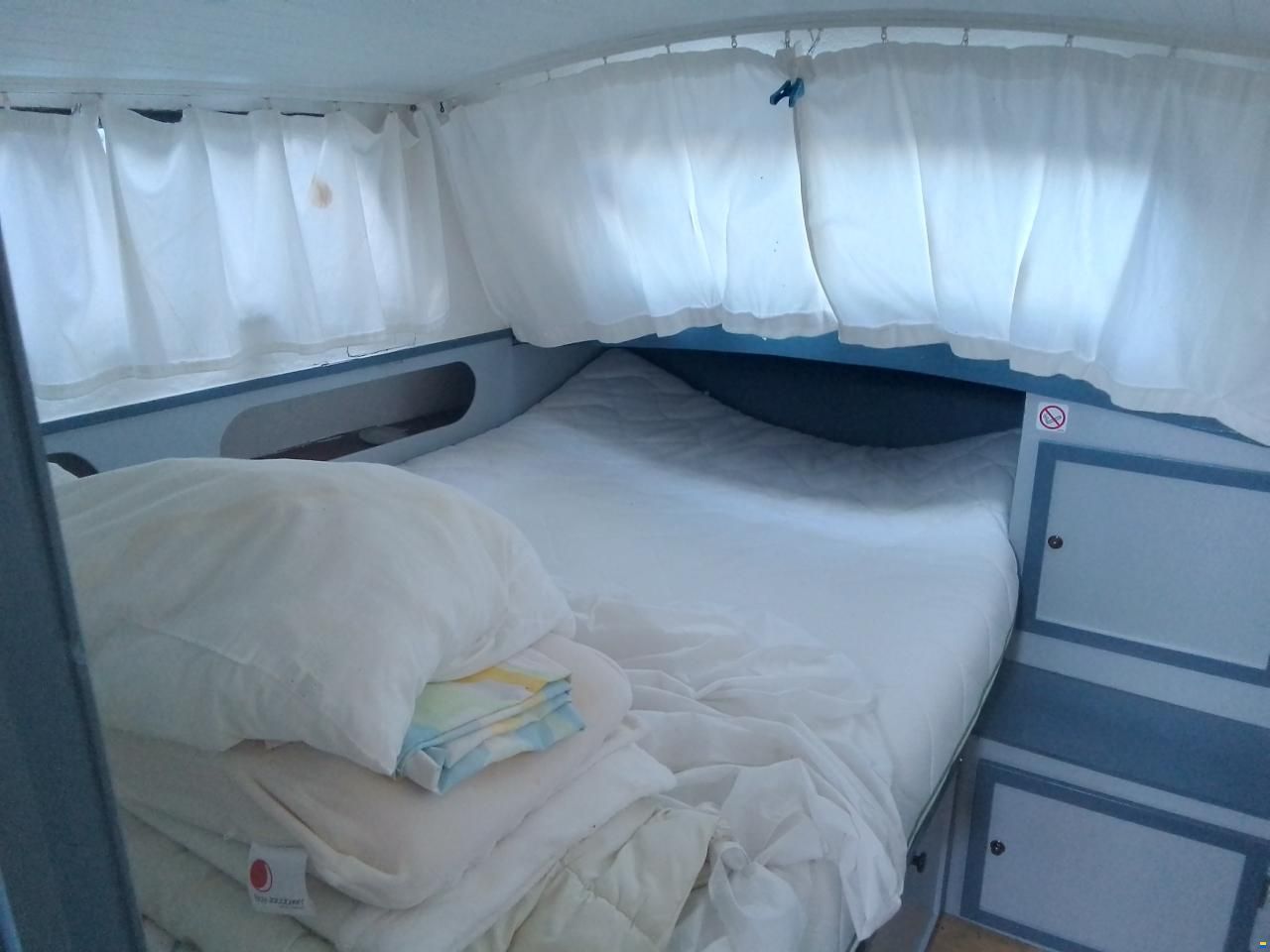 Bateau à cabine