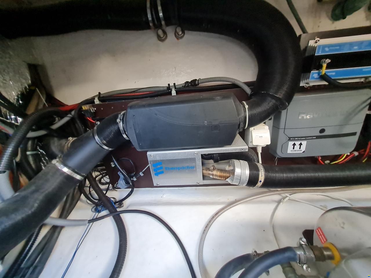 Nimbus 340 Commander