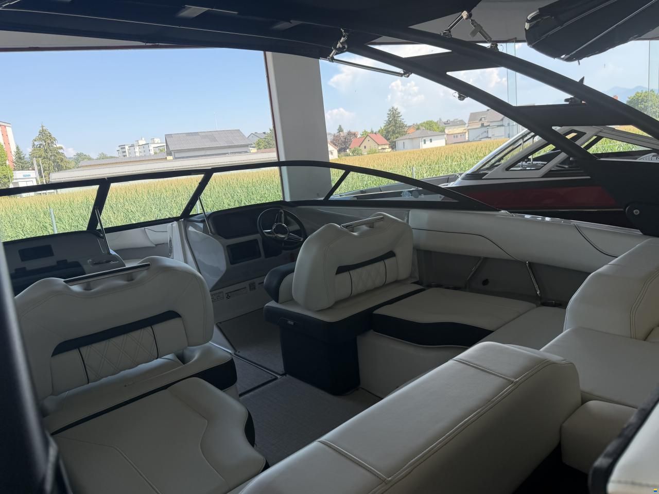 Regal LS2 Surf V8