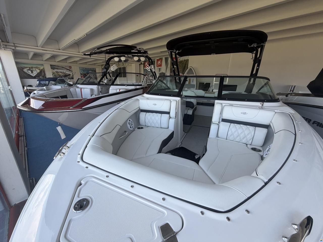 Regal LS2 Surf V8