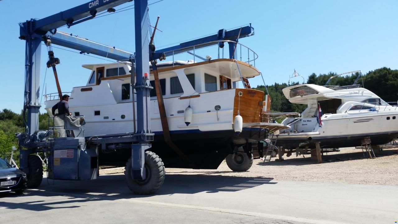 Grand Banks Alaskan 46
