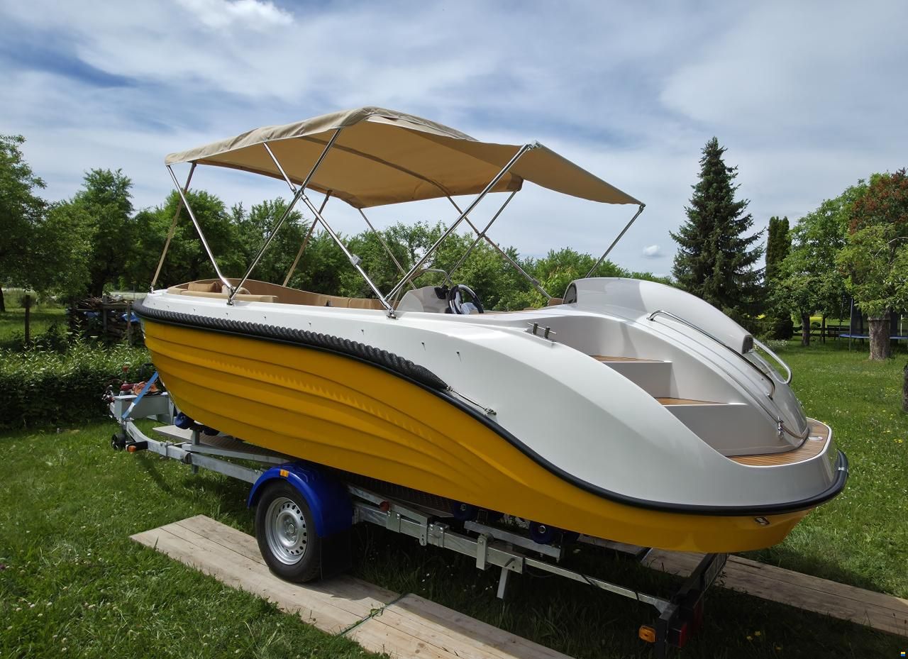 Oud Huijzer 570 Tender