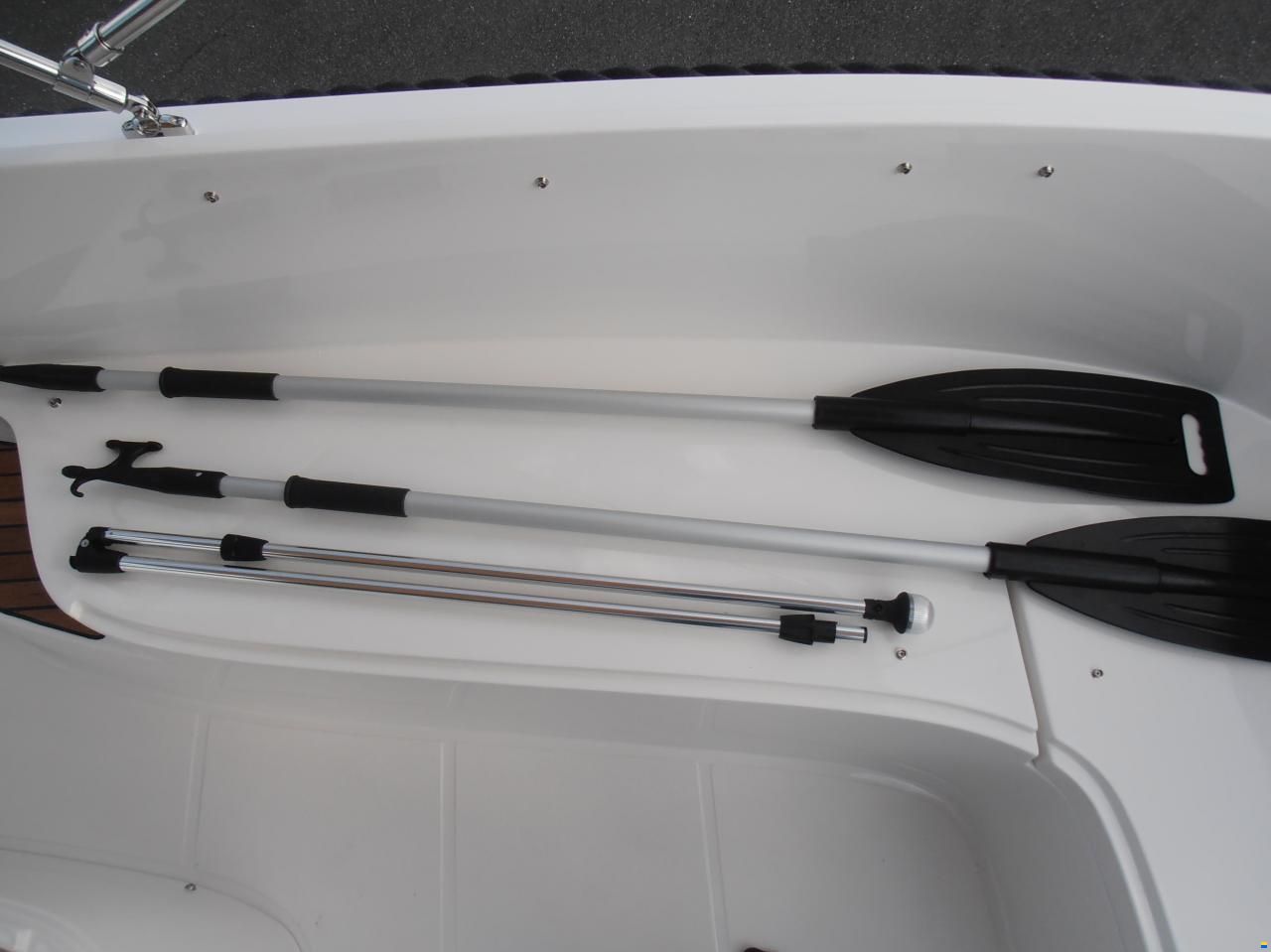 Oud Huijzer 570 Tender