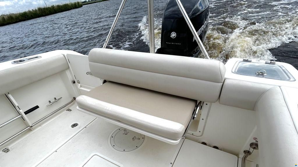 Boston Whaler 230 Outrage