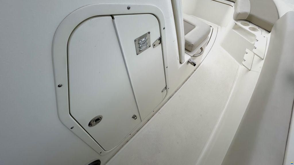 Boston Whaler 230 Outrage