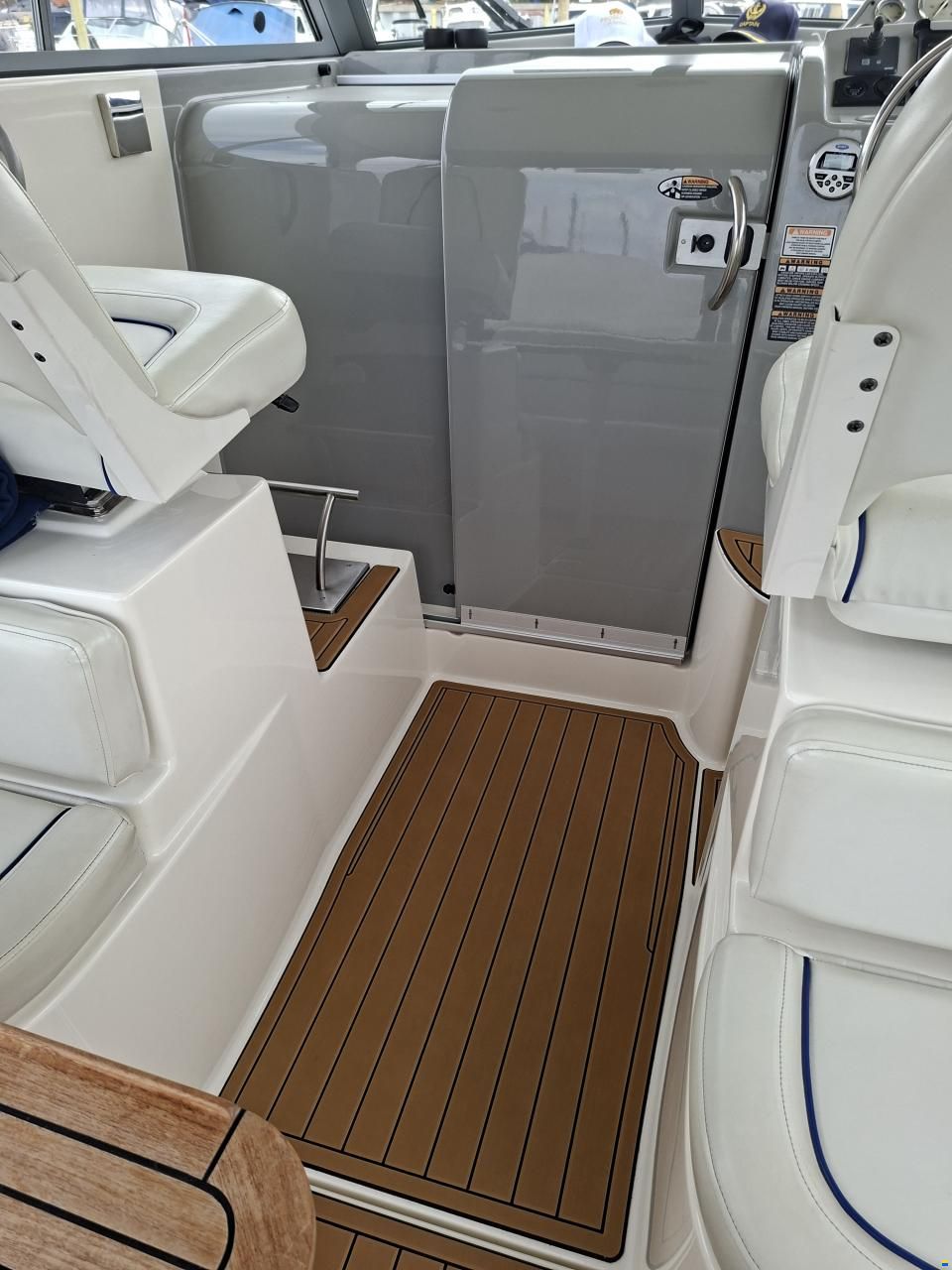 Bayliner 246 discovery