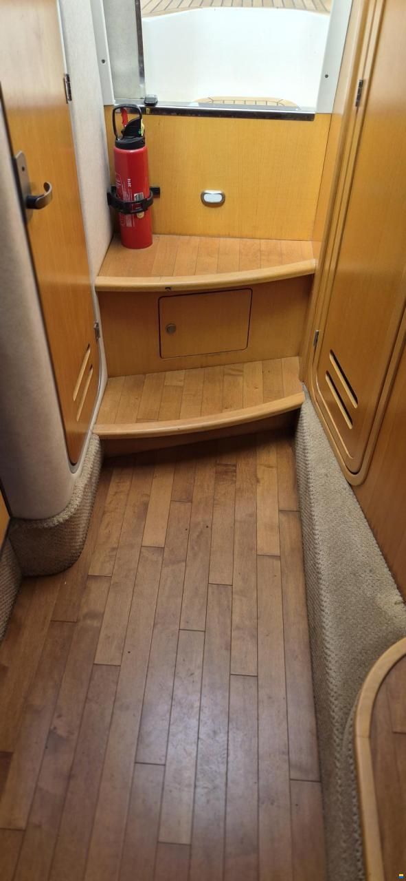 Sea Ray Sundancer 305