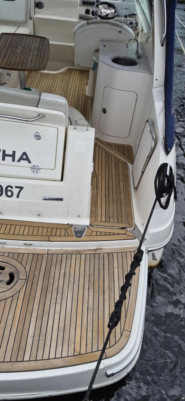 Sea Ray Sundancer 305