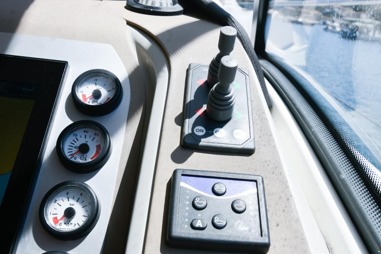 Bavaria Deep Blue 46